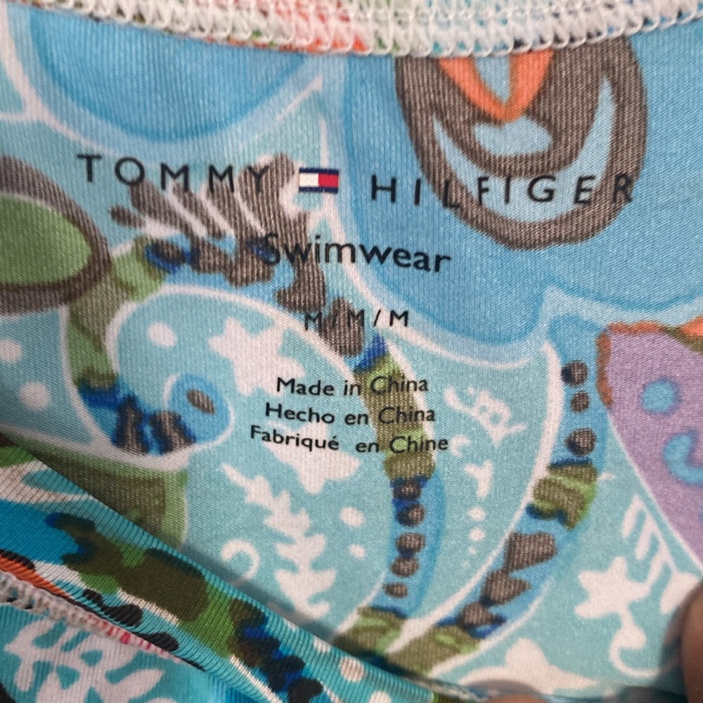 Tommy Hilfiger - Rash guard.Long Sleeve floral Top - Picture 2 of 3